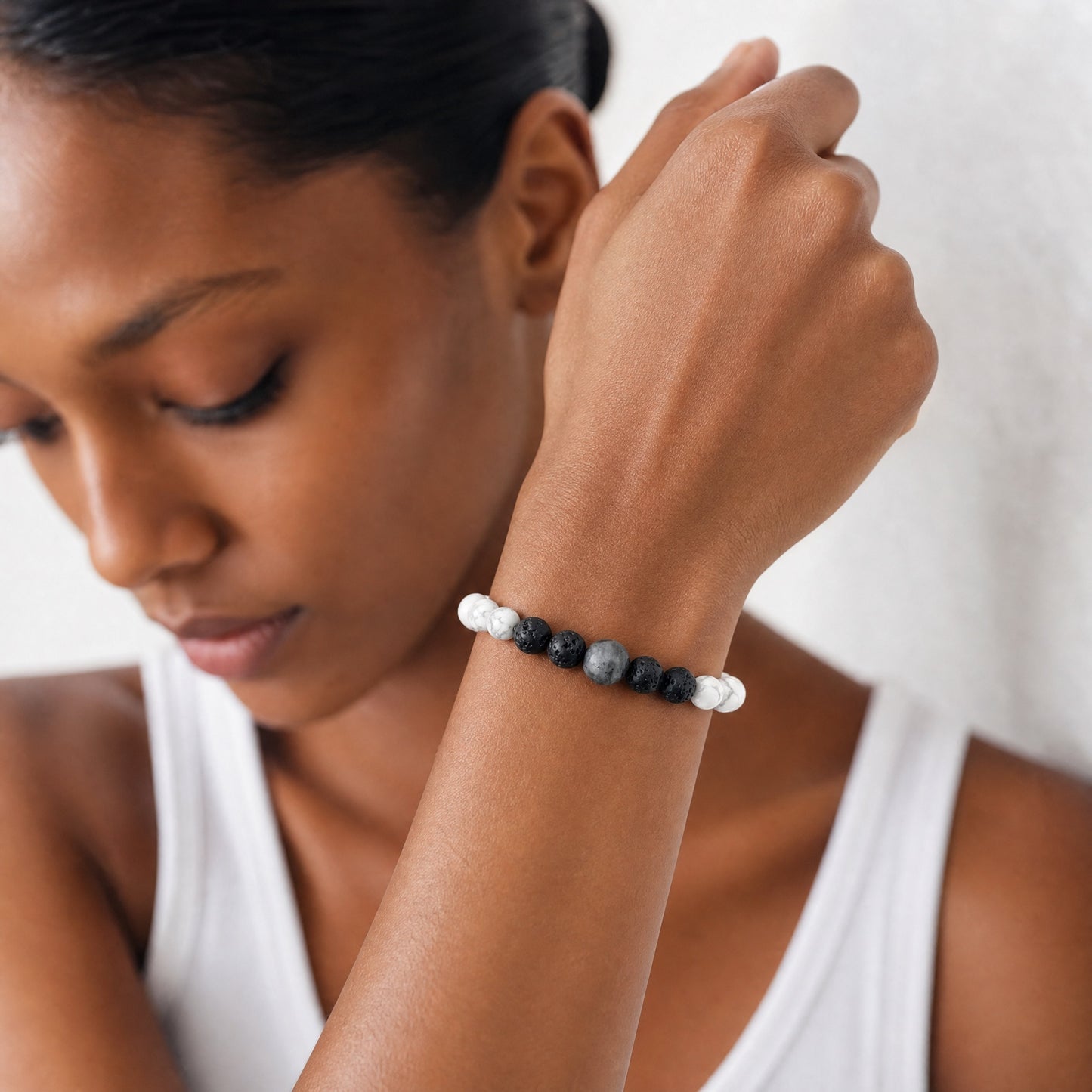 Armband Howlith mit Lavastein und Labradorit
