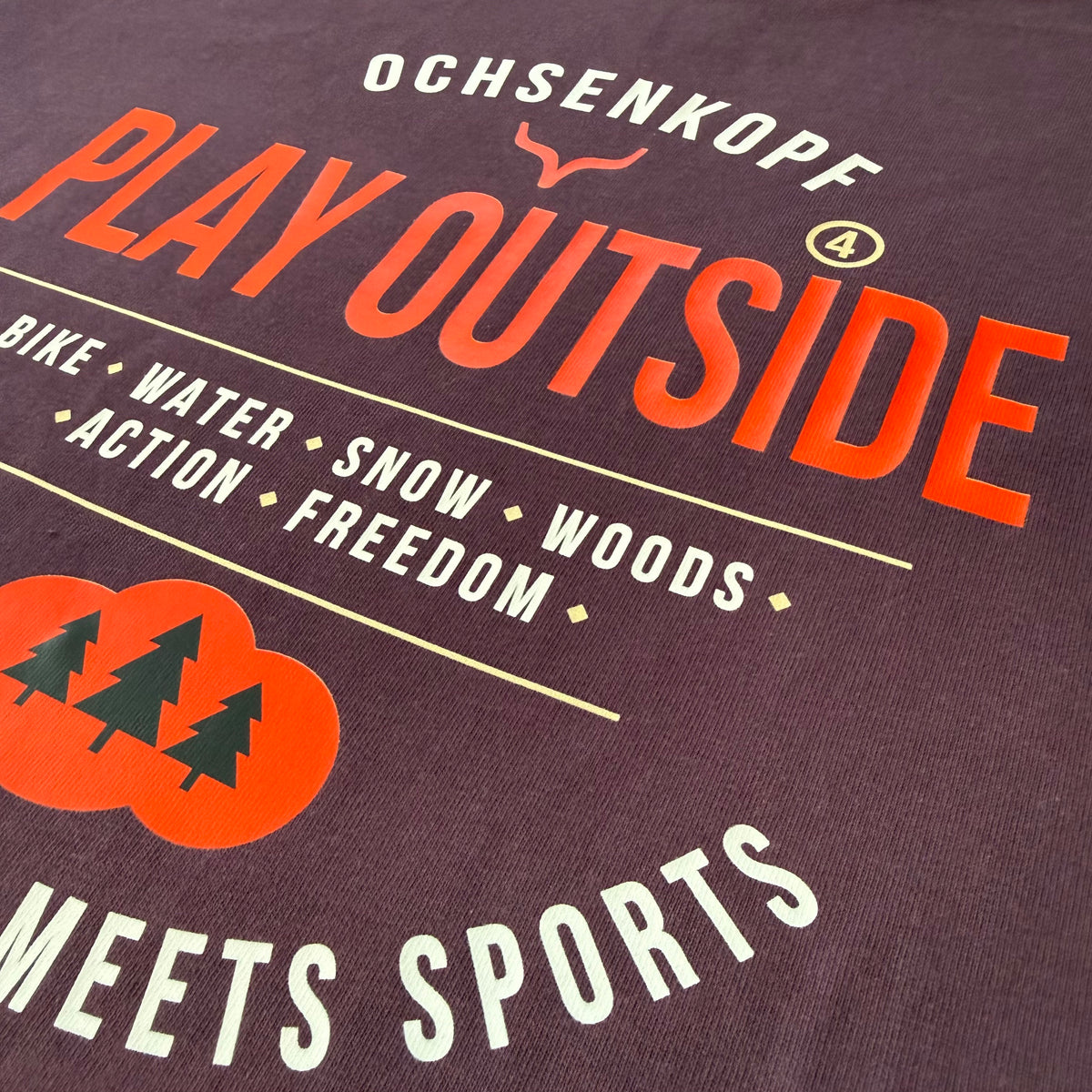 Fichtelgebirge Play Outside - Lila T-Shirt mit Druck und Stick