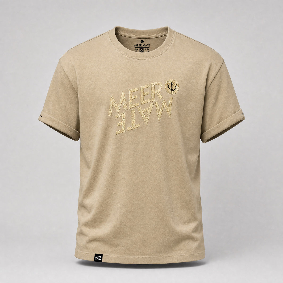 Santa Mate - Beiges T-Shirt mit Stick